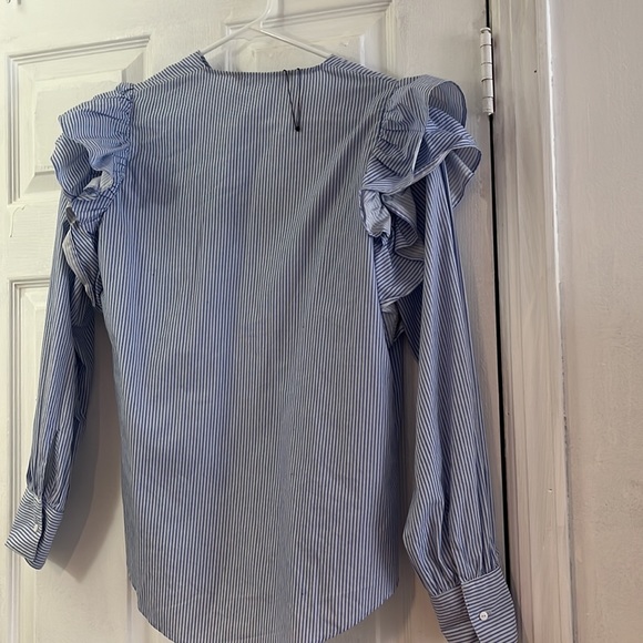 Zara Ruffel button down - Picture 6 of 6